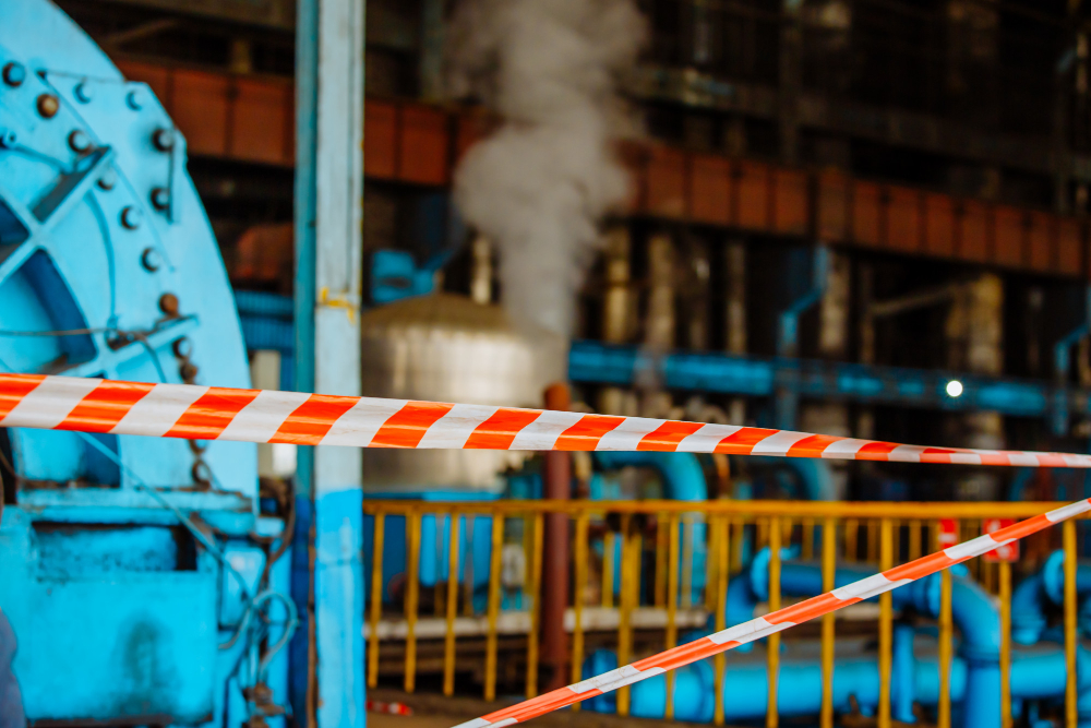 Veja quais setores exigem áreas classificadas e equipamentos Ex para evitar explosões por gases, vapores e poeiras.