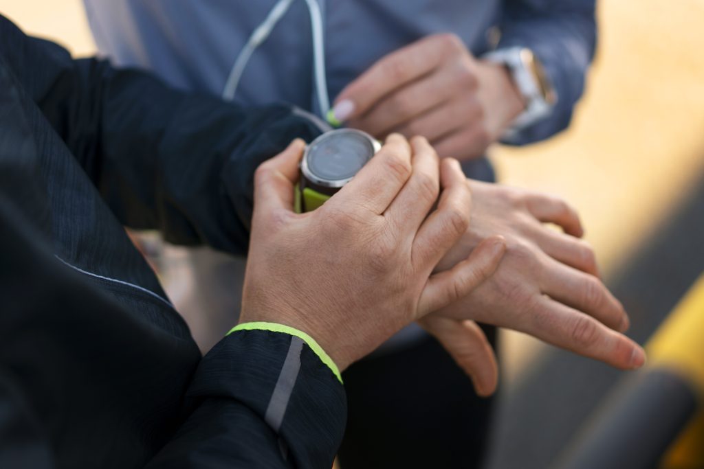 Smartwatch EX certificado para indústrias de vacina: monitore equipes, melhore a segurança em áreas classificadas e previna acidentes graves.